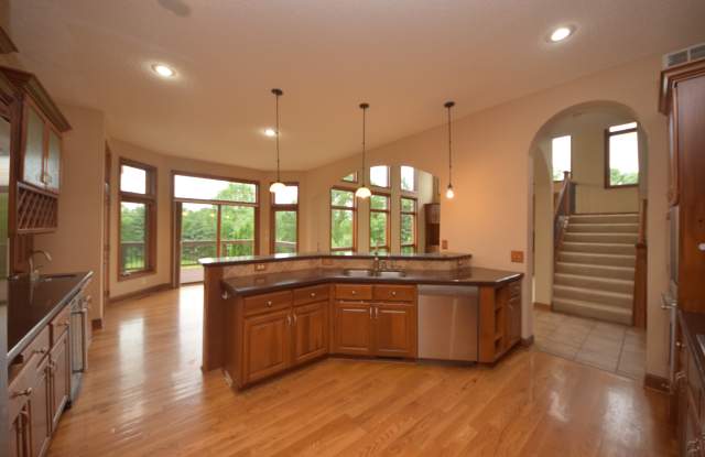 637 Woodland Way Gallery 3