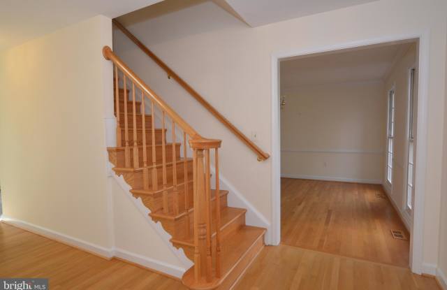 19824 MEREDITH DRIVE Gallery 4