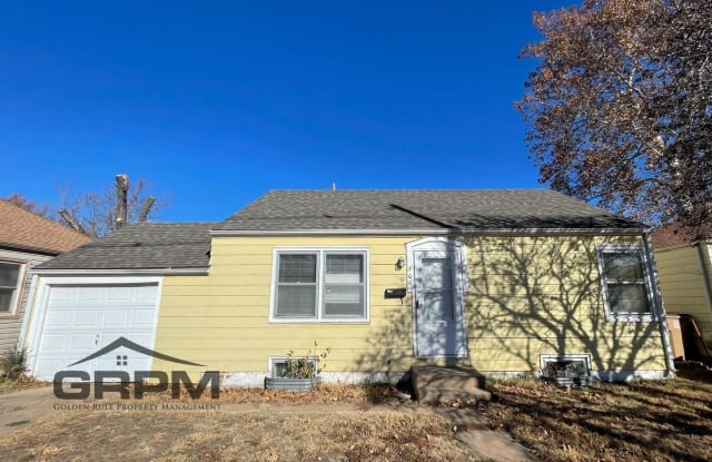 306 W 16th Ave - 306 West 16th Avenue, Hutchinson, KS 67501