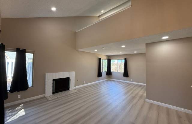 West Palmdale 4 Bedroom + 3 Bathroom !! Gallery 3