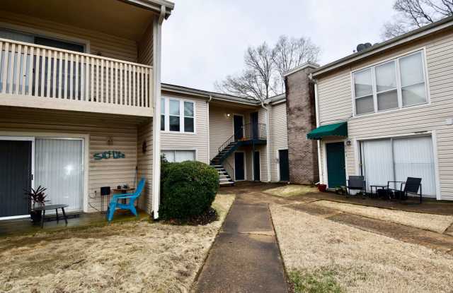 Welcome to 6747 Quail Hollow Ct. Apt.#2, where comfort meets style! photos photos