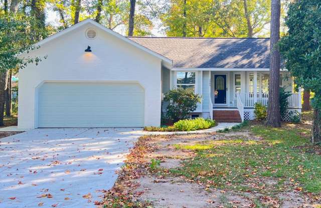 Pet Friendly, Remodeled Home in North Myrtle Beach! Three bedrooms, Available NOW! photos photos