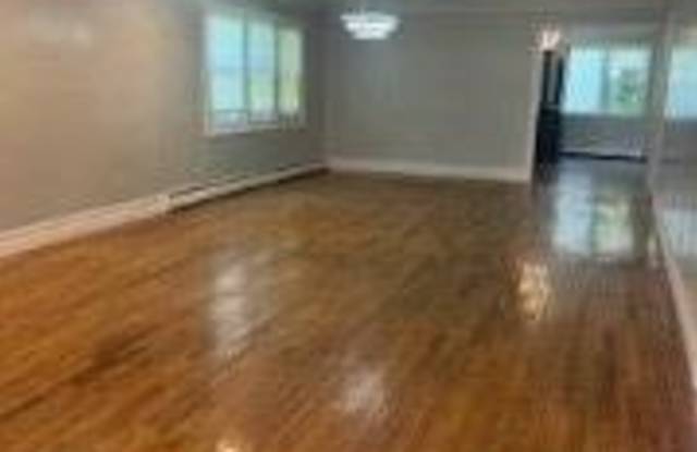 210 Harborview Gallery 4