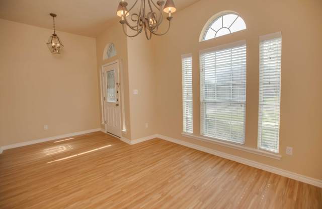 7517 Fort Griffen 3 bed/ 2bath! $2195/Month Gallery 4