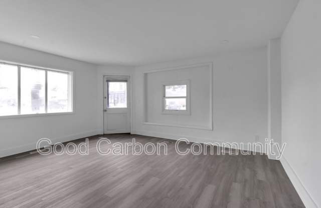 235 Oliver St Gallery 4