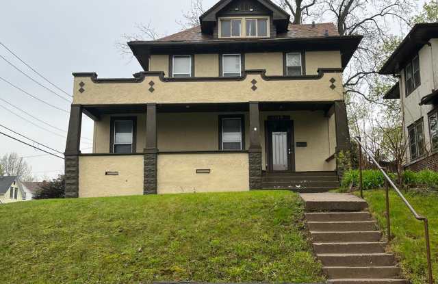 1149 Kirkwood Blvd - 1149 Kirkwood Boulevard, Davenport, IA 52803