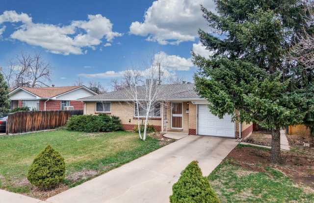 Fabulous Lakewood/Denver 3 bed/1 bath/1 car garage - 1672 South Benton Street, Lakewood, CO 80232