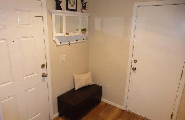 447 N ALDER Court Gallery 2