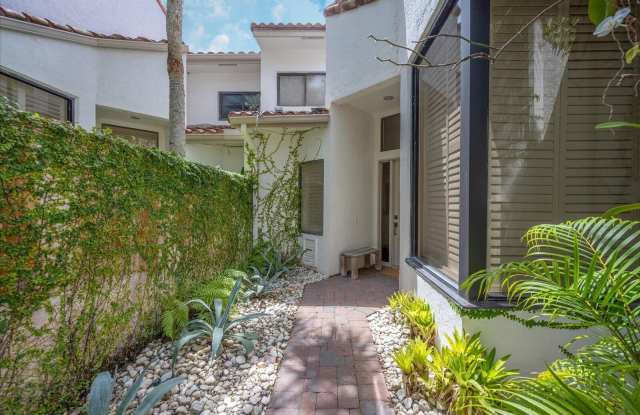 2585 Sheltingham Drive Gallery 3