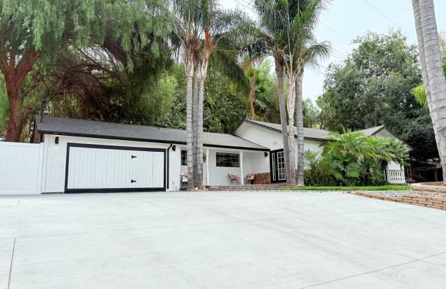 Luxury 3-Bedroom + Bonus Room Home in Gated Sun Valley Community – Short  Long Term Available photos photos