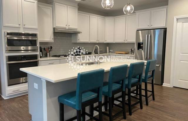 12140 McDowell Crossing Place Gallery 4