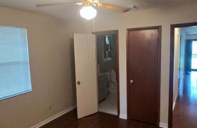 Charming 3BR House in Jacksonville Gallery 4