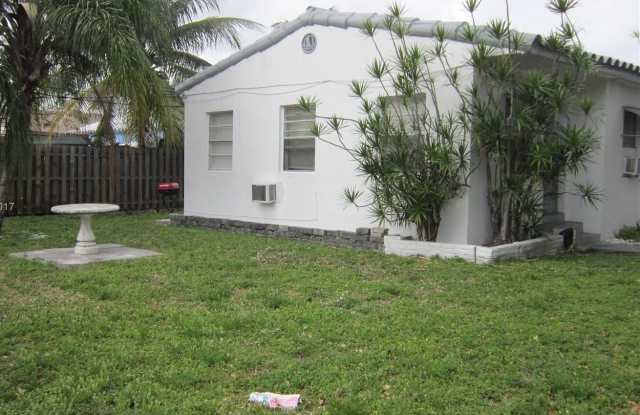 2002 Wilson St, Unit 1 photos photos
