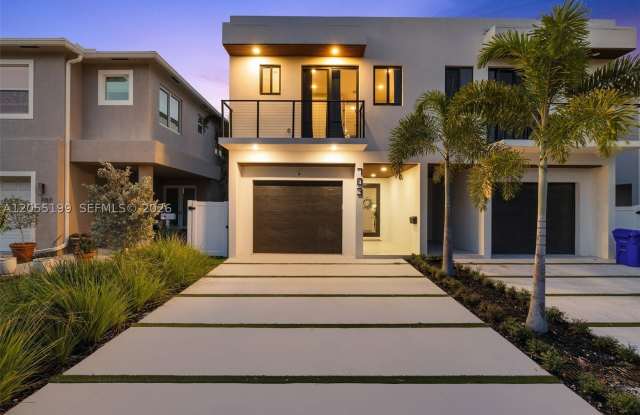 703 SW 17th St photos photos