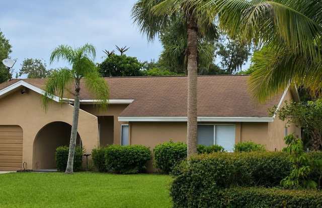 4015 E PALOMAR Circle Gallery 1