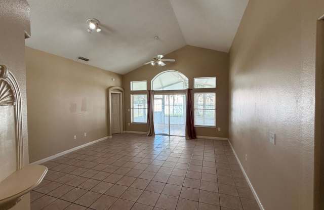 Spacious Corner Lot Home with Split Floor Plan | Fenced Yard | Great Value Gallery 4