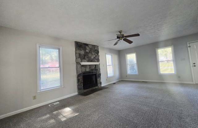 Two Story Single Family in Raeford NC- 3 Bedroom and 2.5 bath Home Gallery 3