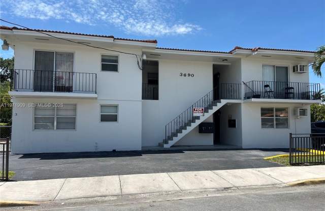 543 SW 37th Ave photos photos