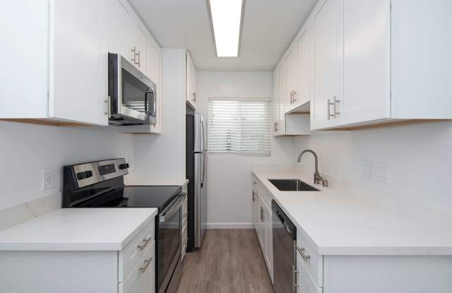 2 Bedroom in PB with Access to Parking, Pool, Spa, and More photos photos