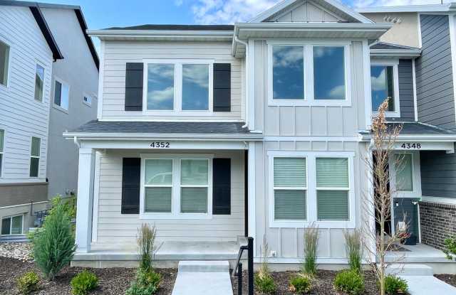 Sleek Townhome at Mountain Ridge! photos photos