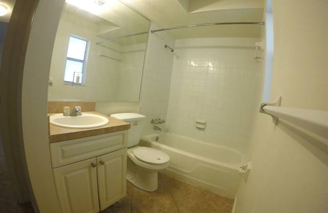 1630 Jefferson Ave # 1 Gallery 4