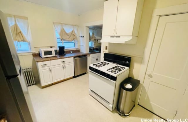 111 Bennett St, Brighton MA 1 - 111 Bennett St, Boston, MA 02135