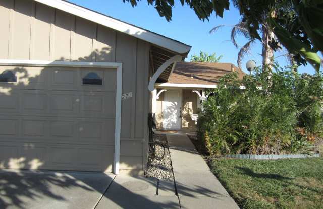 Recently Remodeled 1BR/1BA Home in 55+ Community – Attached Garage Gallery 1