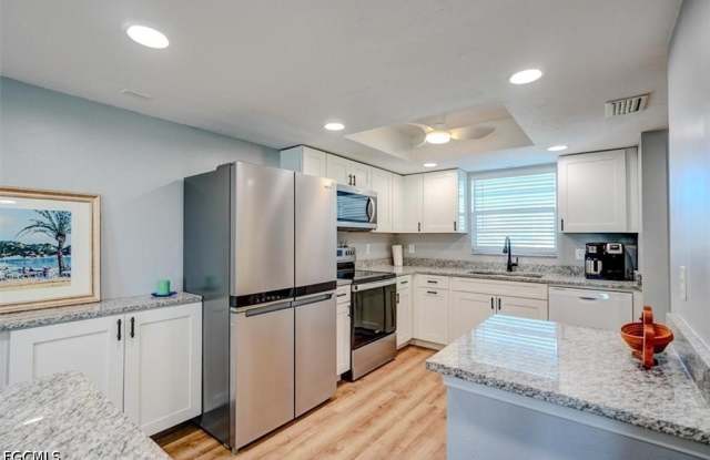 4541 Bay Beach Lane Gallery 3