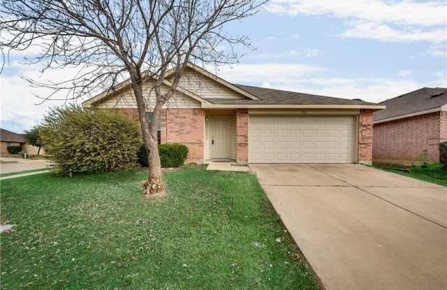 1512 Queens Brook Lane - 1512 Queens Brook Lane, Fort Worth, TX 76140