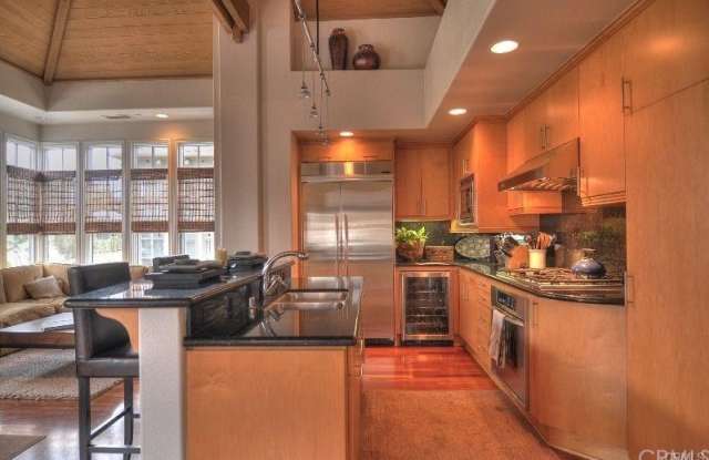 2581 Bungalow Place Gallery 4