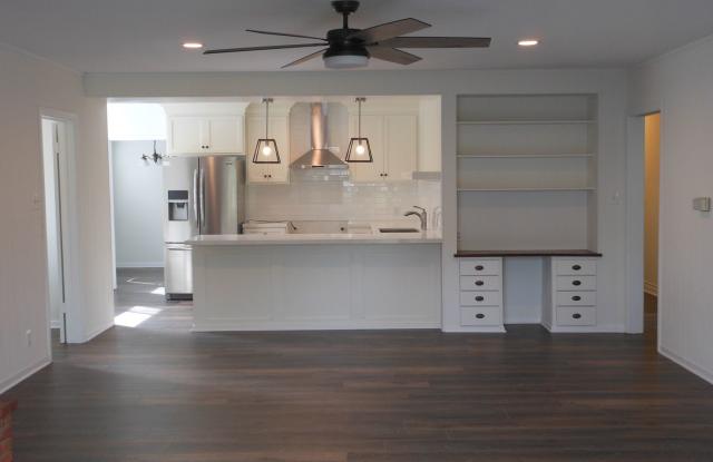 Charming Home near LMU Gallery 3
