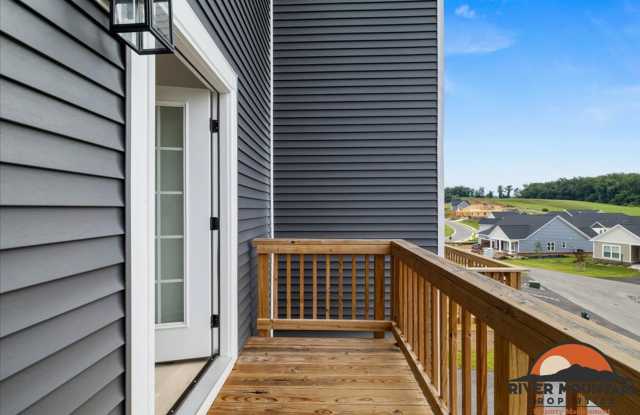 Spacious Townhome with Garage and Bonus Space in Blacksburg Gallery 4