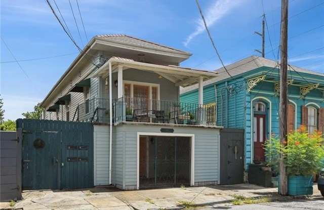 2625 BURGUNDY Street photos photos