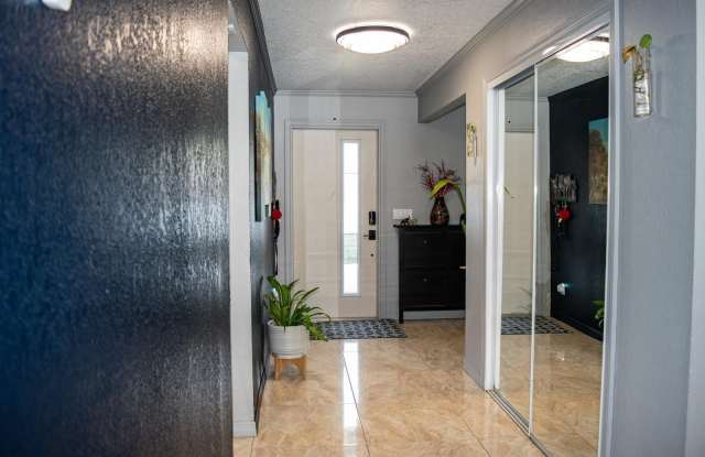 5432 Sandhurst Circle S Gallery 4