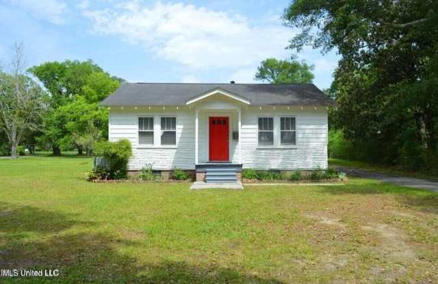 668 N Seal Avenue photos photos