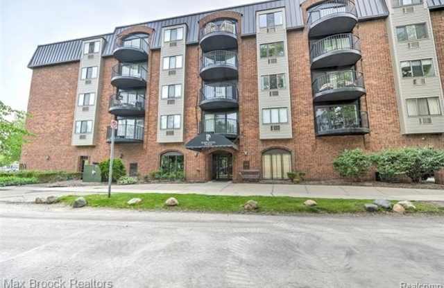 35300 Woodward Avenue - 35300 Woodward Avenue, Birmingham, MI 48009