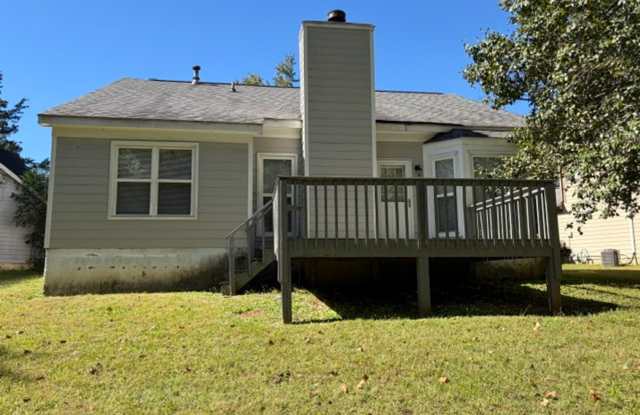 1/2 Month Off Special:   3 bed, 2bath with 1 car garage with many upgrades Gallery 3