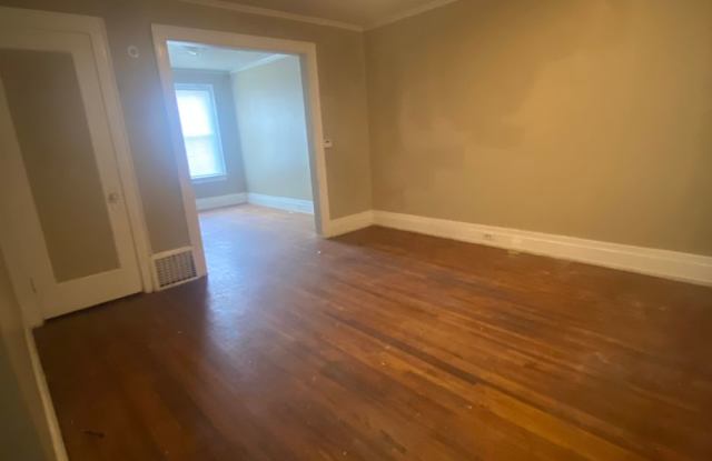 2 bedroom, 1 bathroom townhouse - 428 Oaklawn Avenue, Waterloo, IA 50701