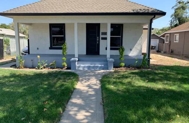 LABOR DAY SPECIAL - 2 WEEKS FREE RENT!!Beautifully Remodeled 4 Bedroom Home In A Desirable Location In Turlock!! - 752 Mitchell Avenue, Turlock, CA 95380