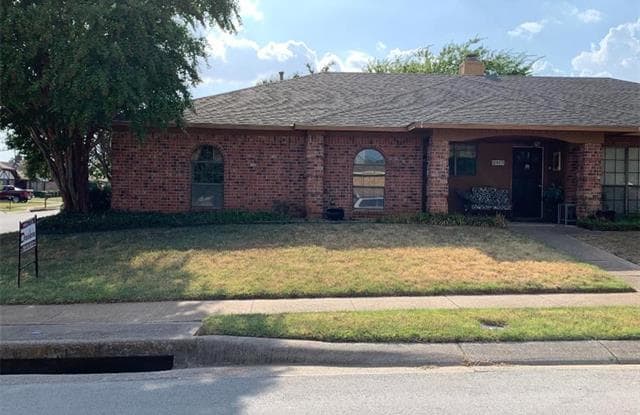 2901 Gray Oak Drive - 2901 Gray Oak Drive, Euless, TX 76039