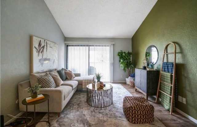Beautiful Large 2+2, Balcony, Central AC ~ 1 MONTH FREE photos photos