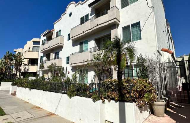 Prime Sherman Oaks Living – Remodeled Rare Ground Level Spacious  3 Bed / 3.5 Bath Gallery 4
