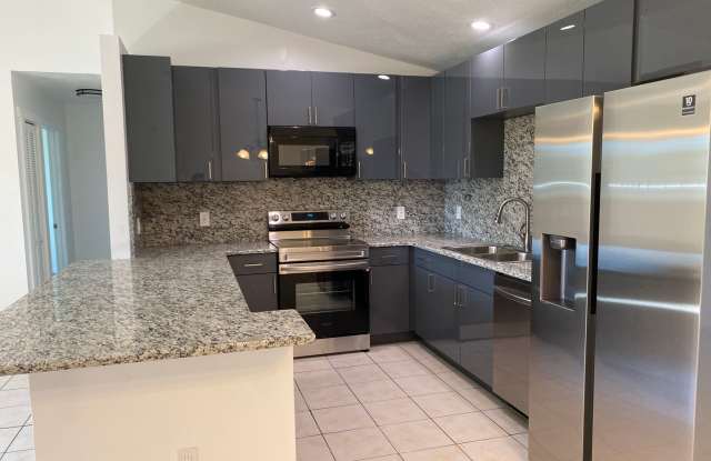 Save big with our limited-time offer! 50% OFF the first month and Security Deposit Only to move-in! photos photos