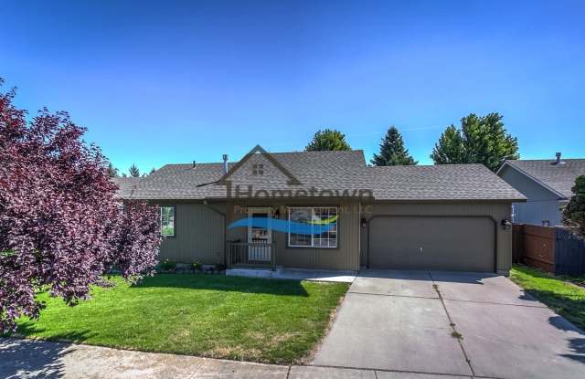 Sweet 2 Bed 1 Bath House with a Fenced Yard in Post Falls! photos photos