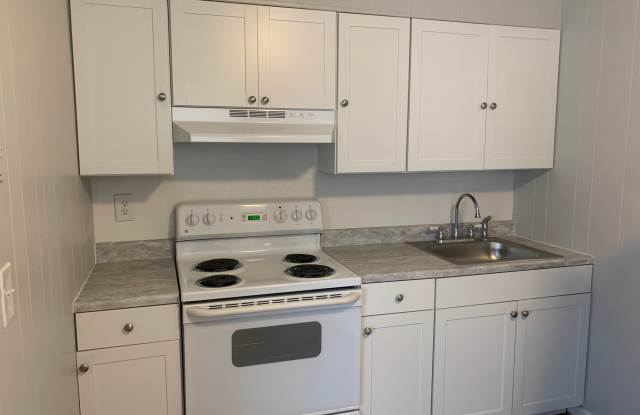 5422 Pinetree Ave. A Gallery 4