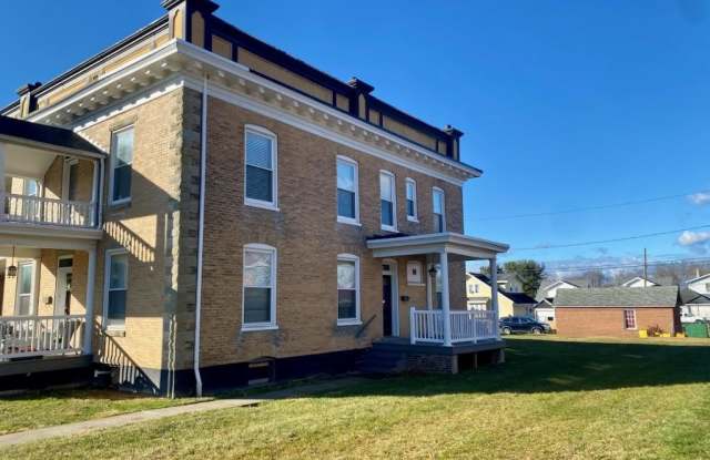 101 GLEN STREET unit: 8 - 101 Glen Street, Chambersburg, PA 17201