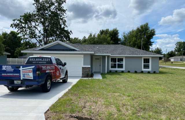 NOT READY FOR SHOWINGS OR MOVE IN UNTIL SEPTEMBER!!! Custom Home - Desirable SE Ocala Neighborhood 3/2/2 **Won't Last** photos photos