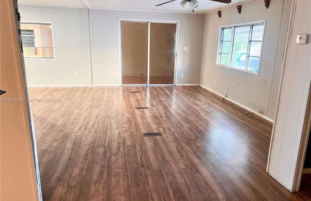 2680 SW 54th St photos photos
