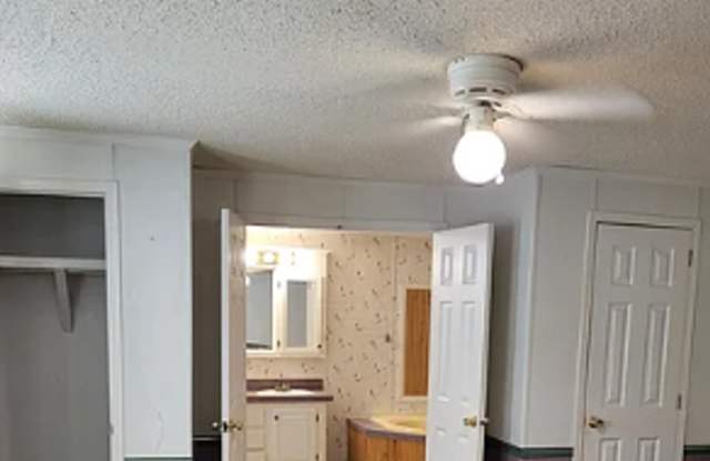 Mobile Home for rent St. Marys Gallery 1