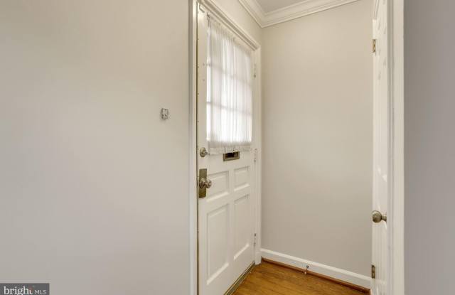 2941 S DINWIDDIE Street Gallery 2